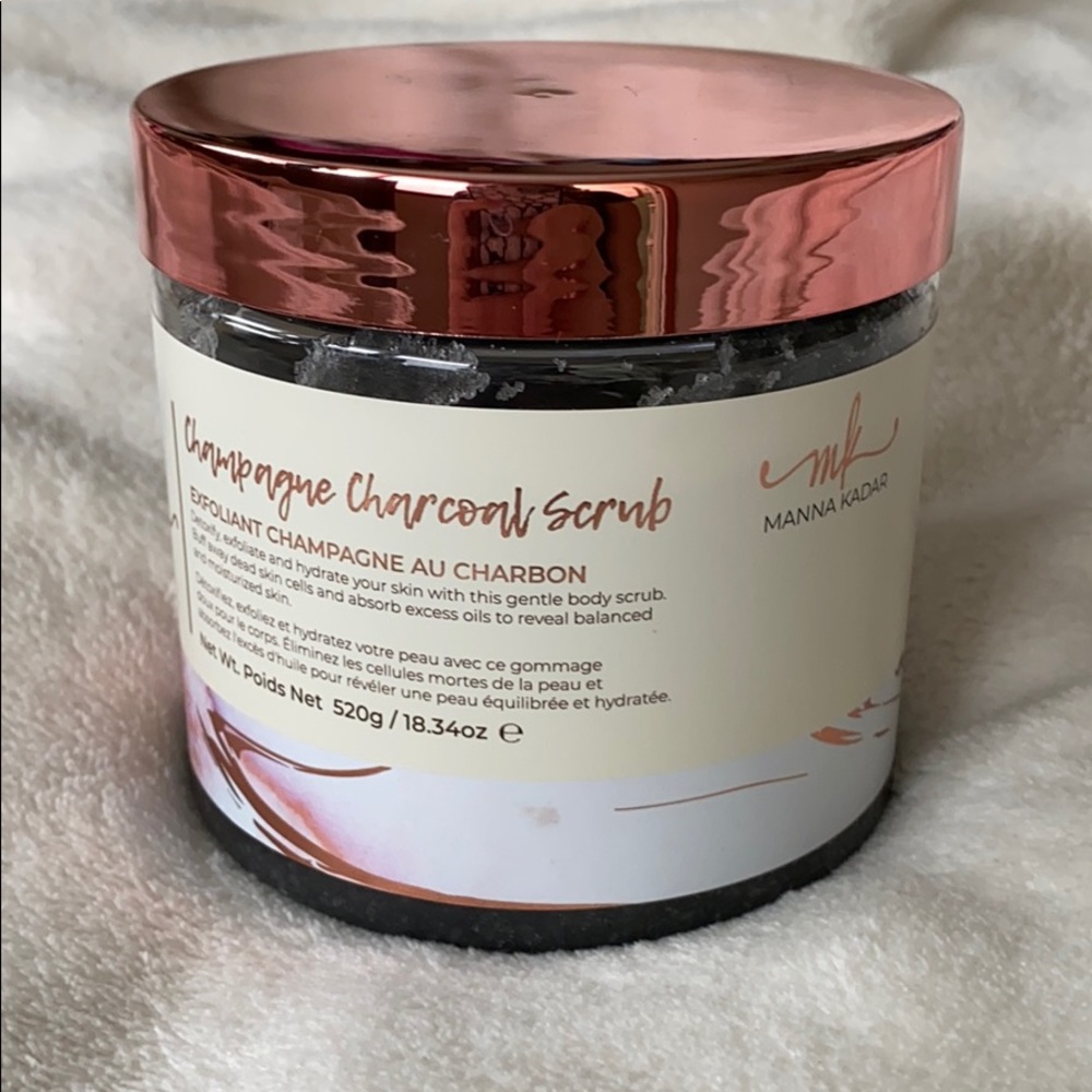 Manna Kadar champagne charcoal scrub